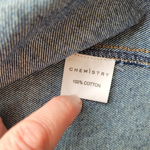 Chemistry Jean Jacket M Fitted Embroidered Rose Frayed 100% Cotton - Picture 9 of 16